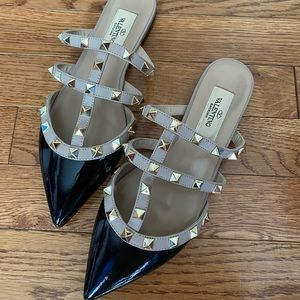 VALENTINO Rockstud Point-toe Flat Mules Black
